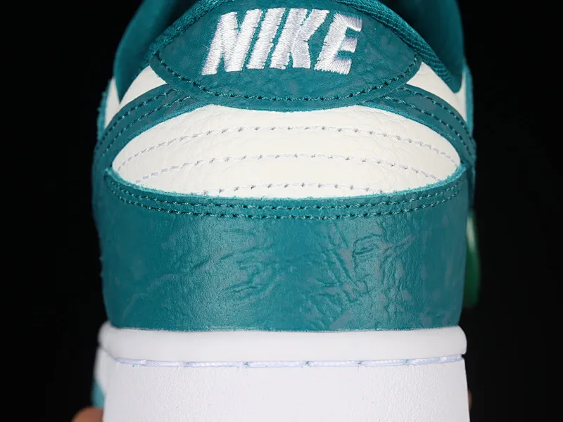 All Categories Nk SB Dunk Series Nk SB Dunk Low Low-top sneakers F version Nk Dunk Low "Ocean" Blue Ocean SB smashed backboard fashion casual sneakers DV3029-100